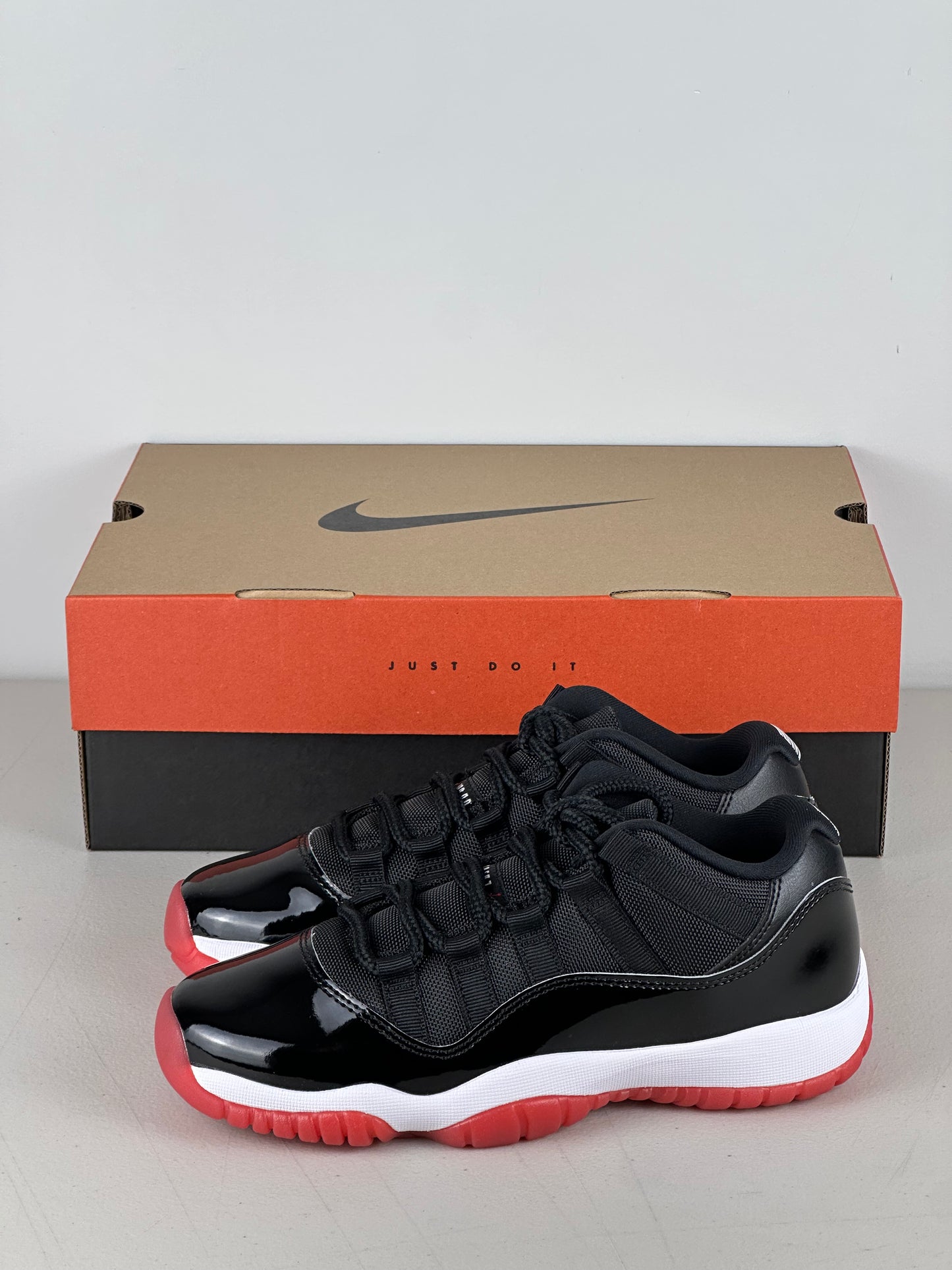 Jordan 11 Retro Low Bred (GS) (2025)