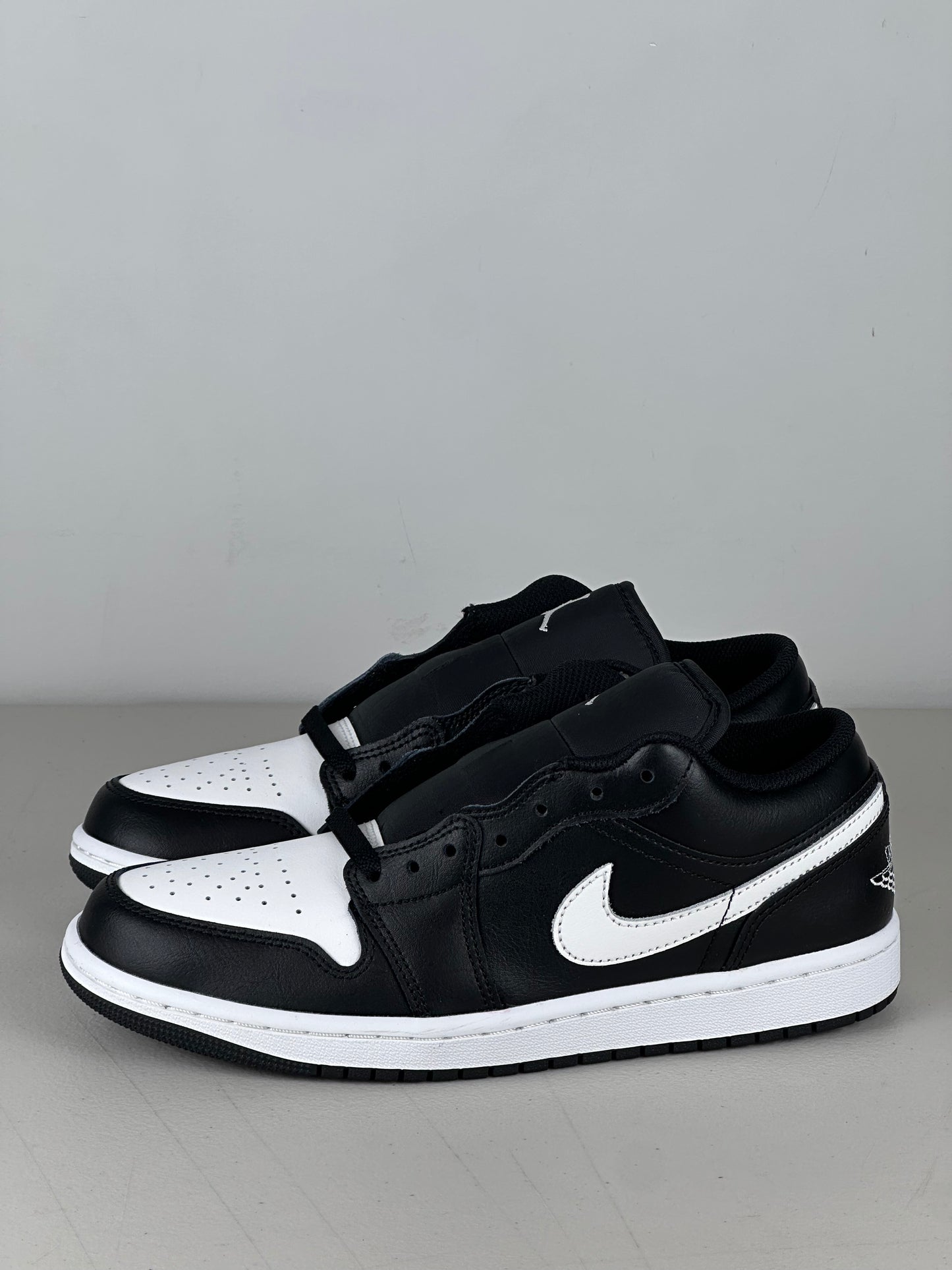 Jordan 1 Low Black Summit White