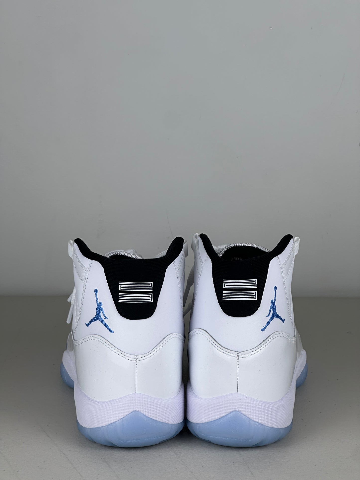 Jordan 11 Retro Legend Blue (2024)