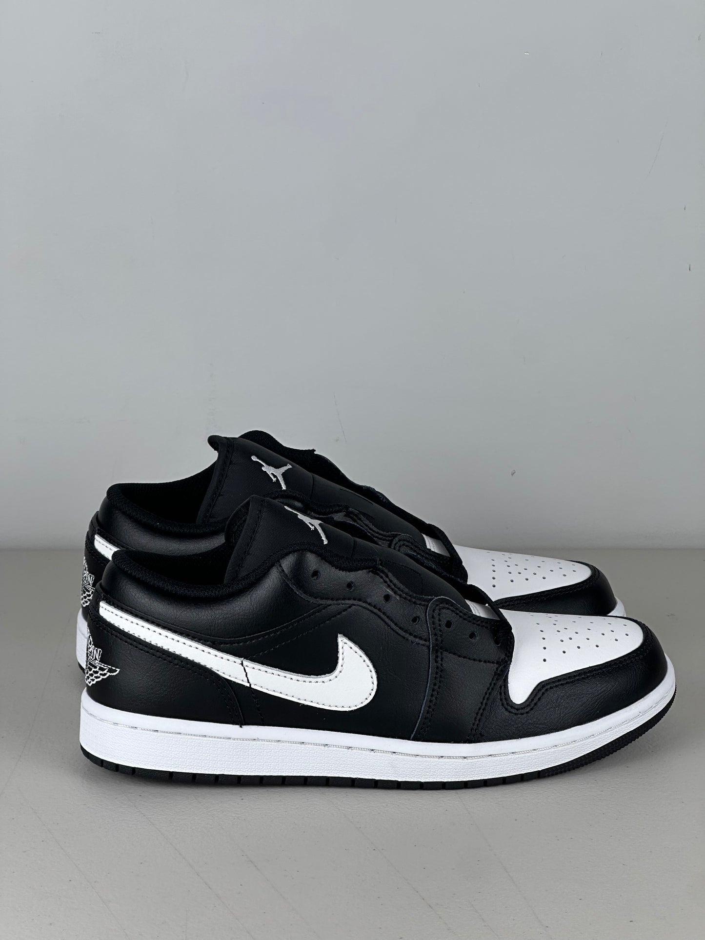 Jordan 1 Low Black Summit White