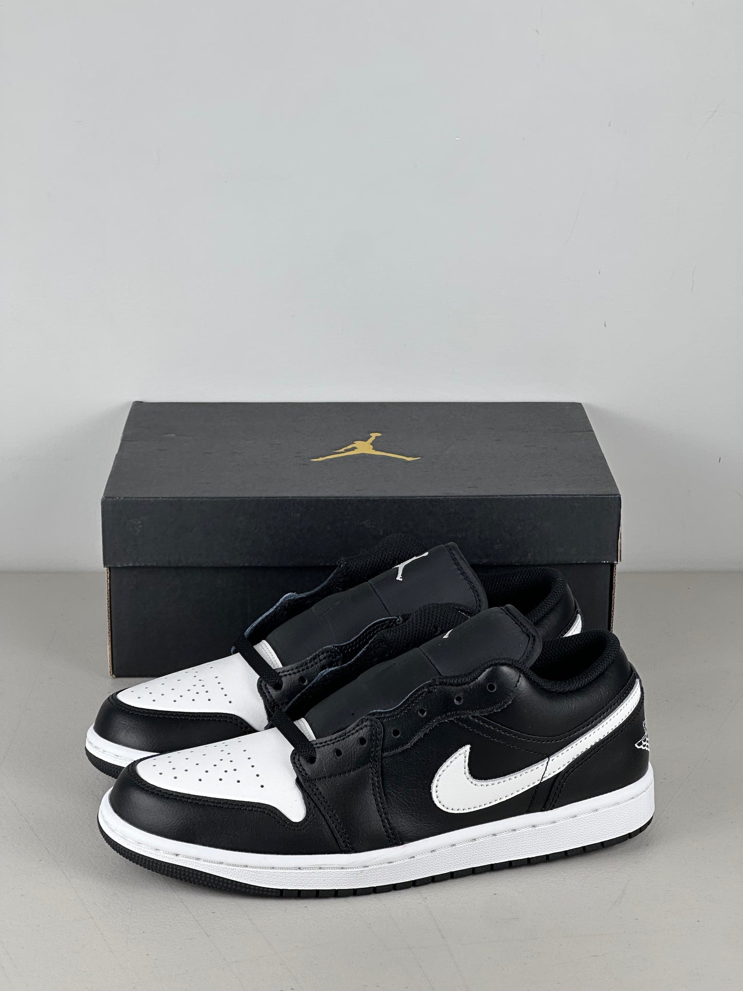 Jordan 1 Low Black Summit White