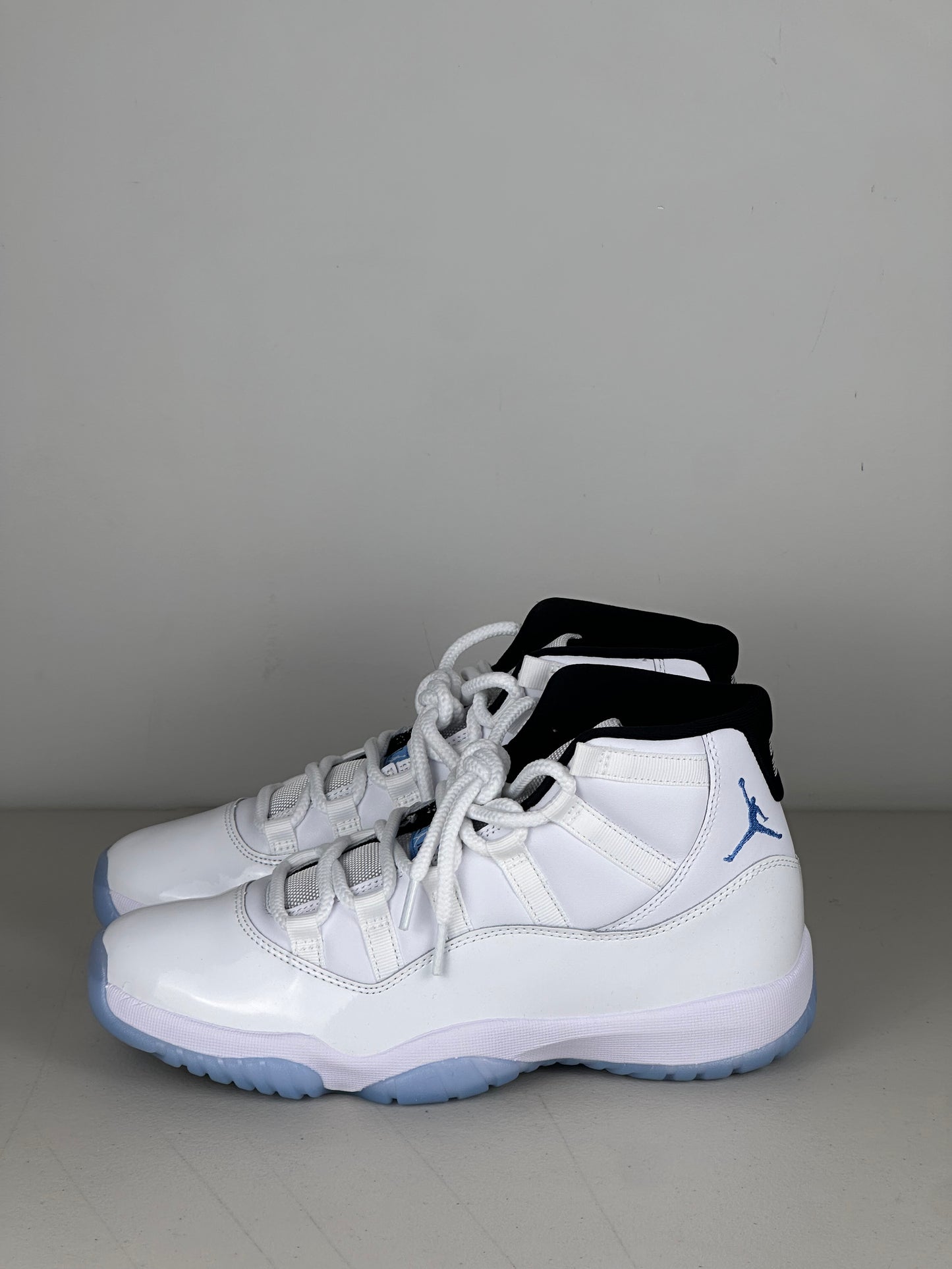 Jordan 11 Retro Legend Blue (2024)