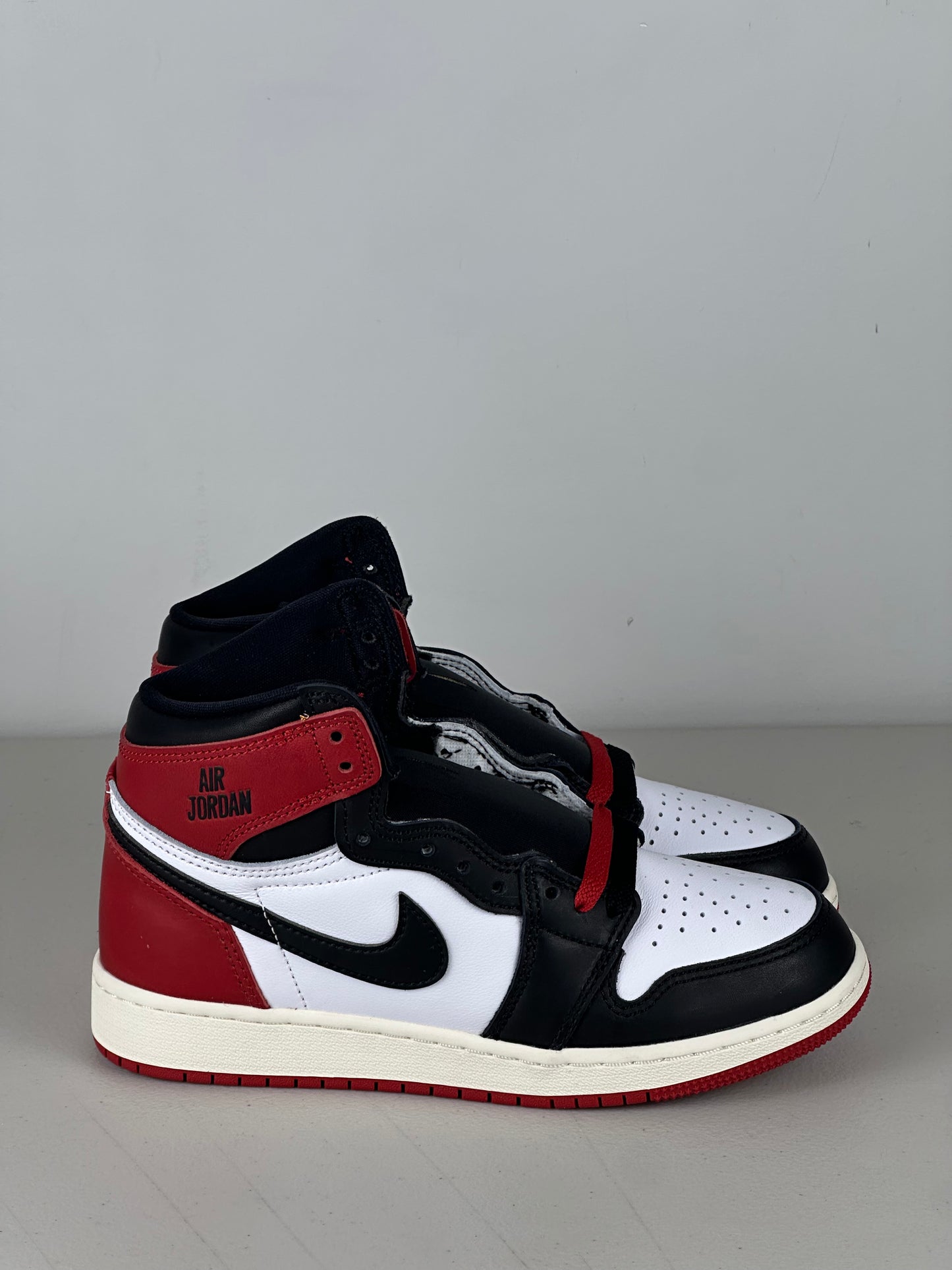 Jordan 1 Retro High OG Black Toe Reimagined (GS)