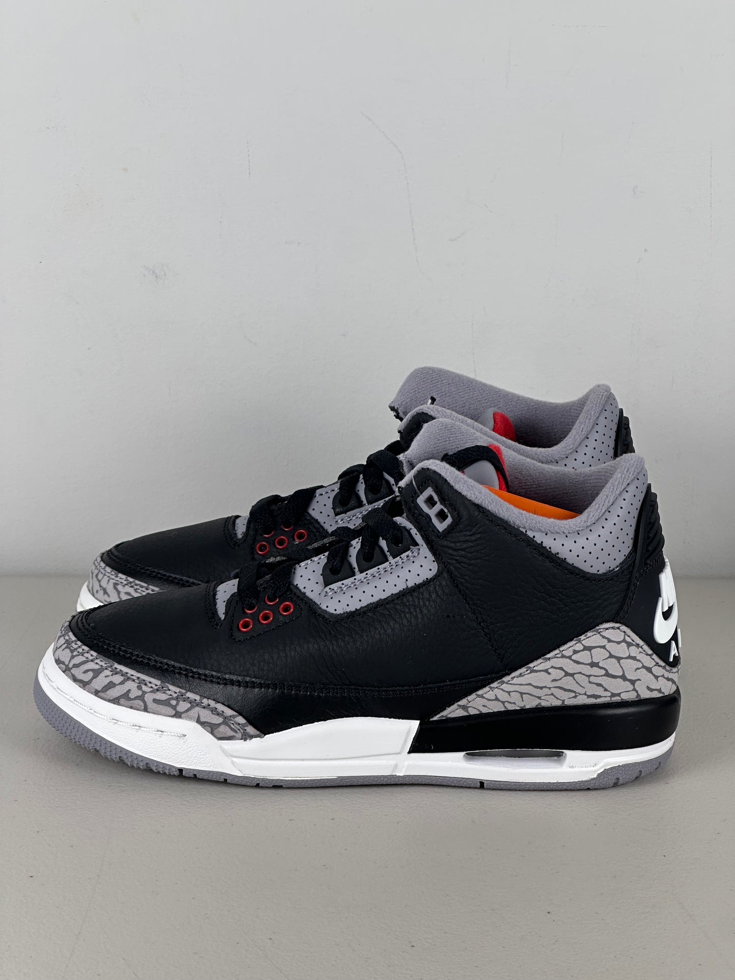 Jordan 3 Retro
Black Cement (2024) (GS)