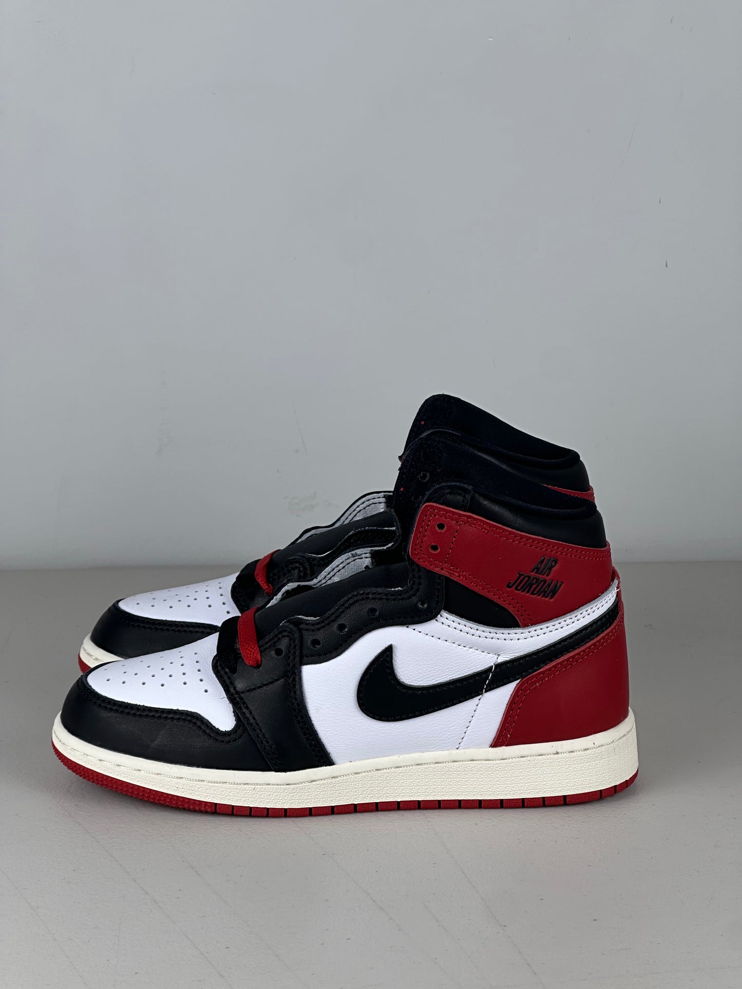 Jordan 1 Retro High OG Black Toe Reimagined (GS)
