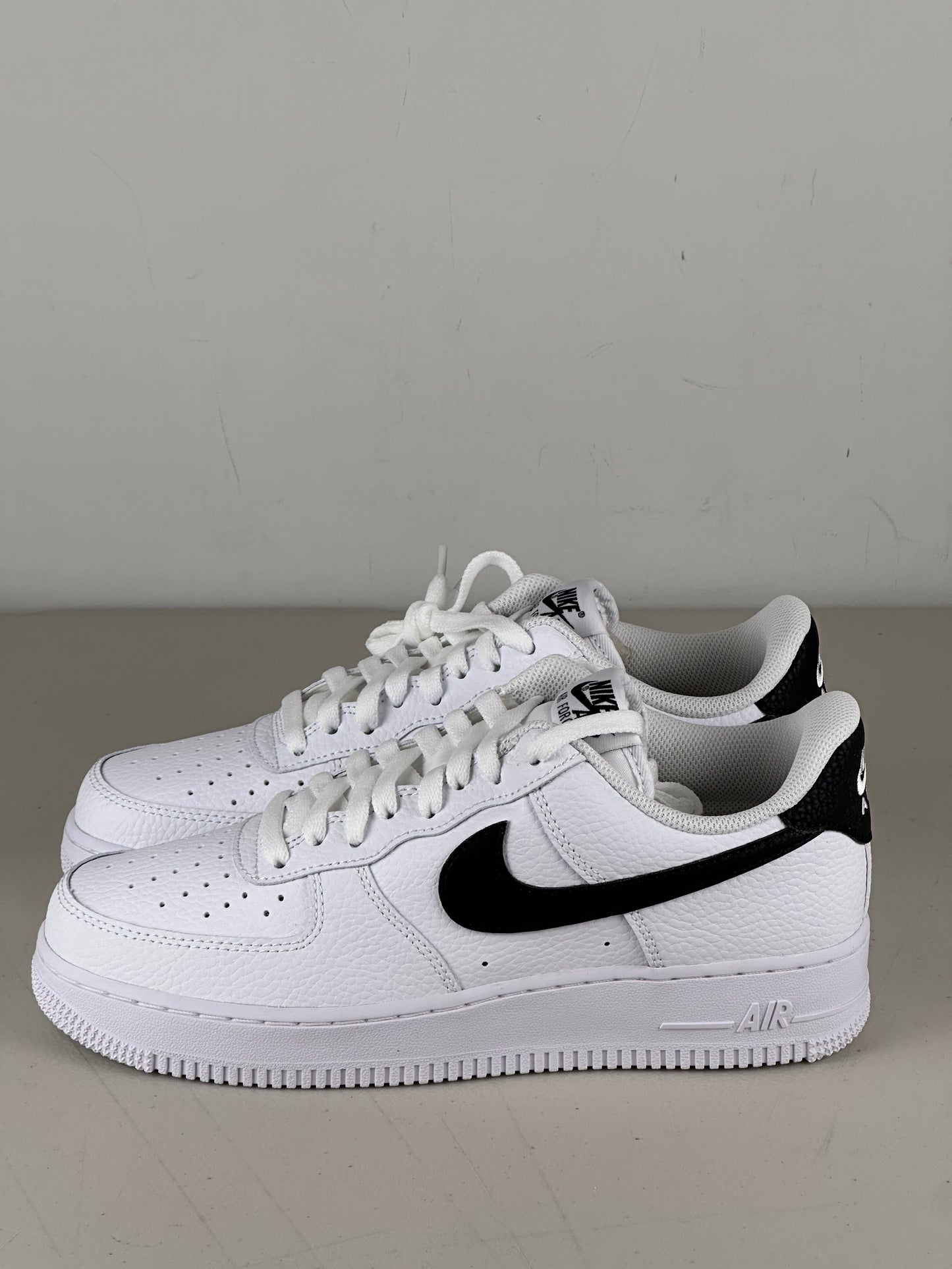 Nike Air Force 1 Low '07 White Black Pebbled Leather