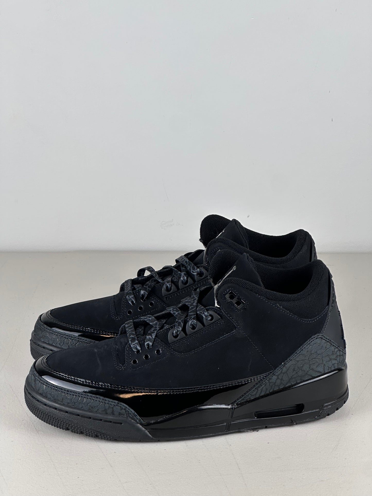 Jordan 3 Retro Black Cat (2025)