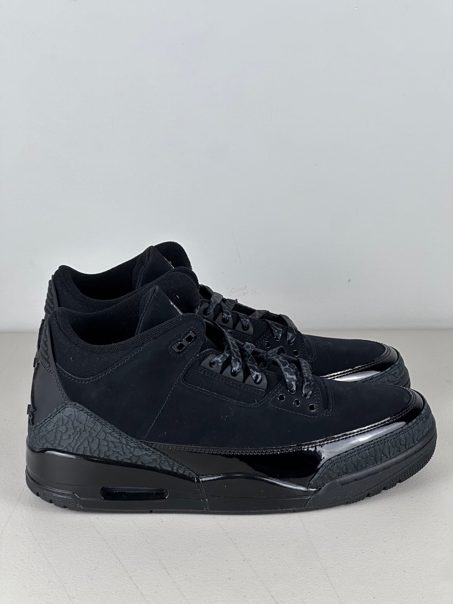 Jordan 3 Retro Black Cat (2025)