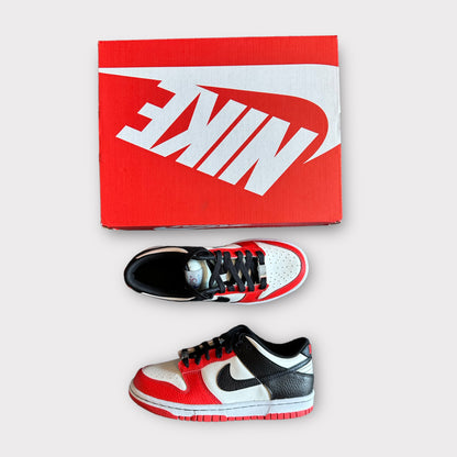 Nike Dunk Low EMB Chicago
